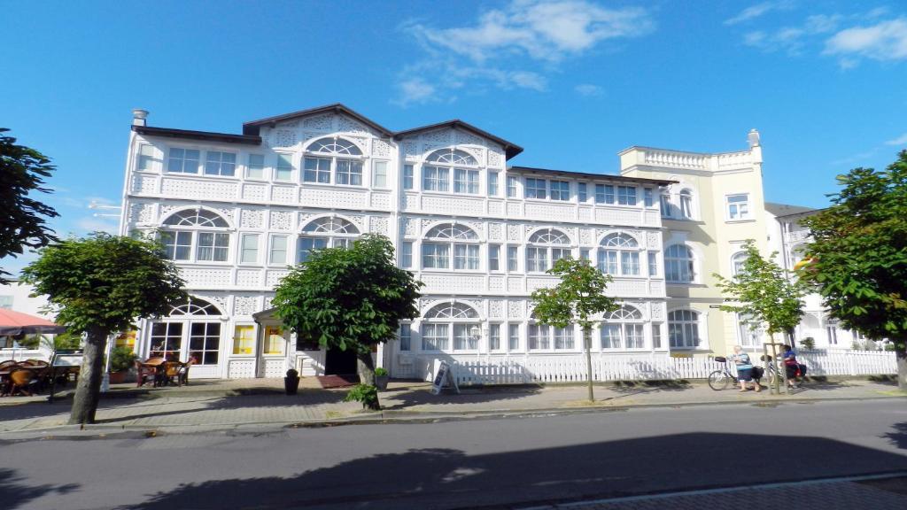 Hotel Deutsche Flagge Binz Bagian luar foto